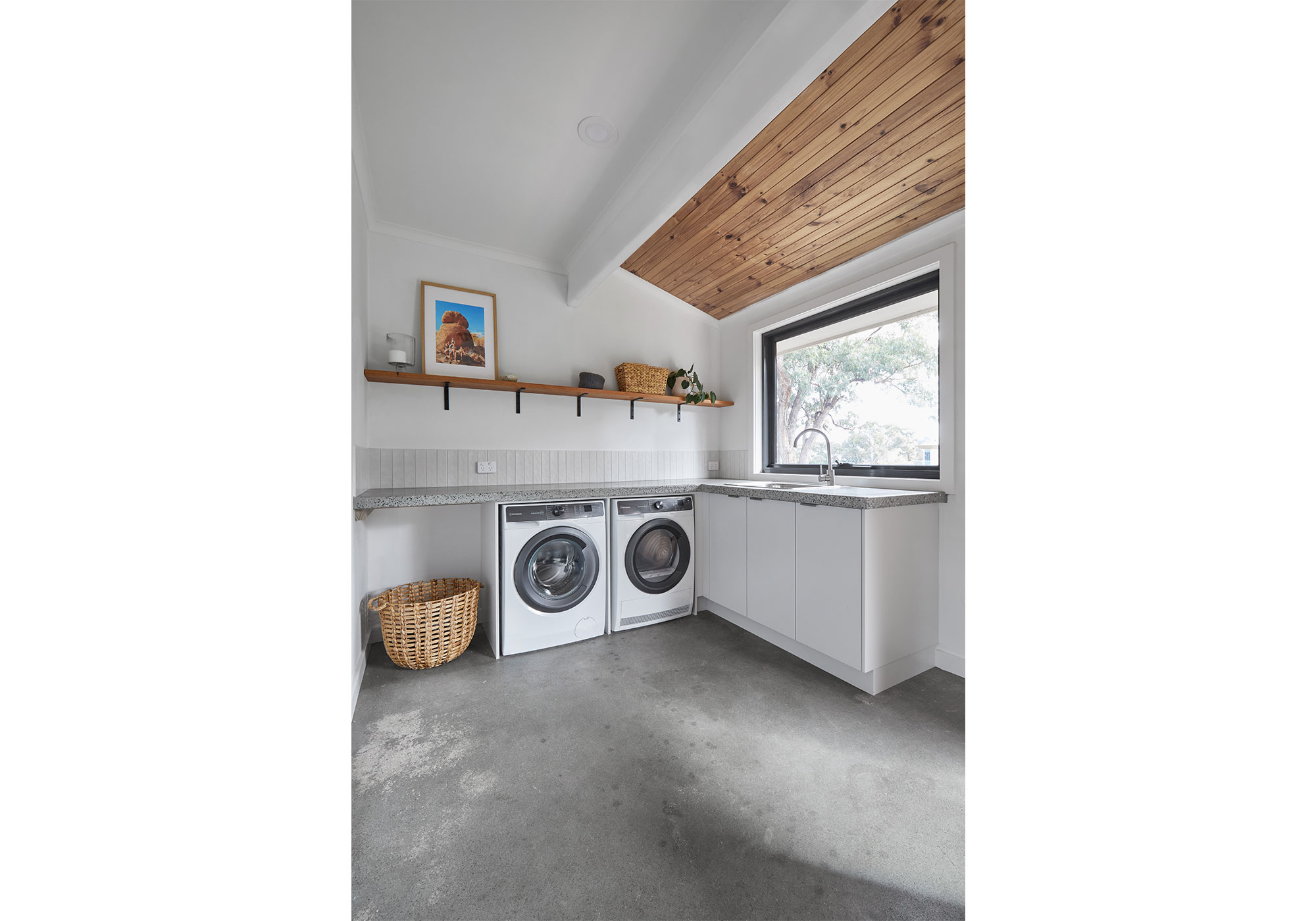 Contemporary Laundry Black Hill